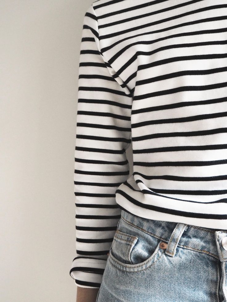 Best 13 Black and White Top Outfit Ideas for Ladies: Style Guide