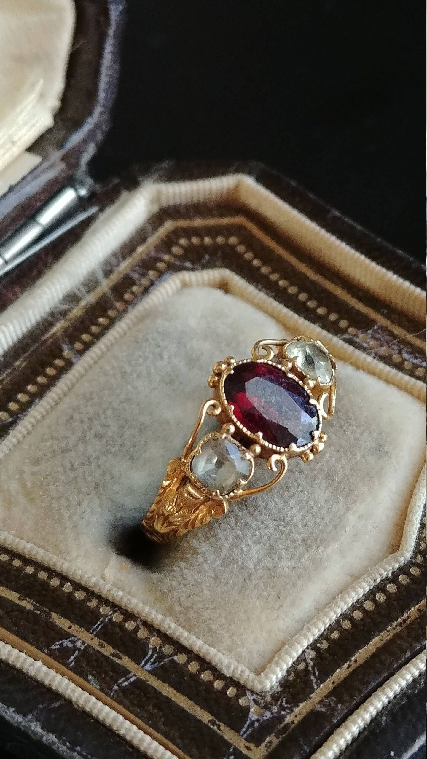 Exploring the History and Beauty of
Antique Rings
