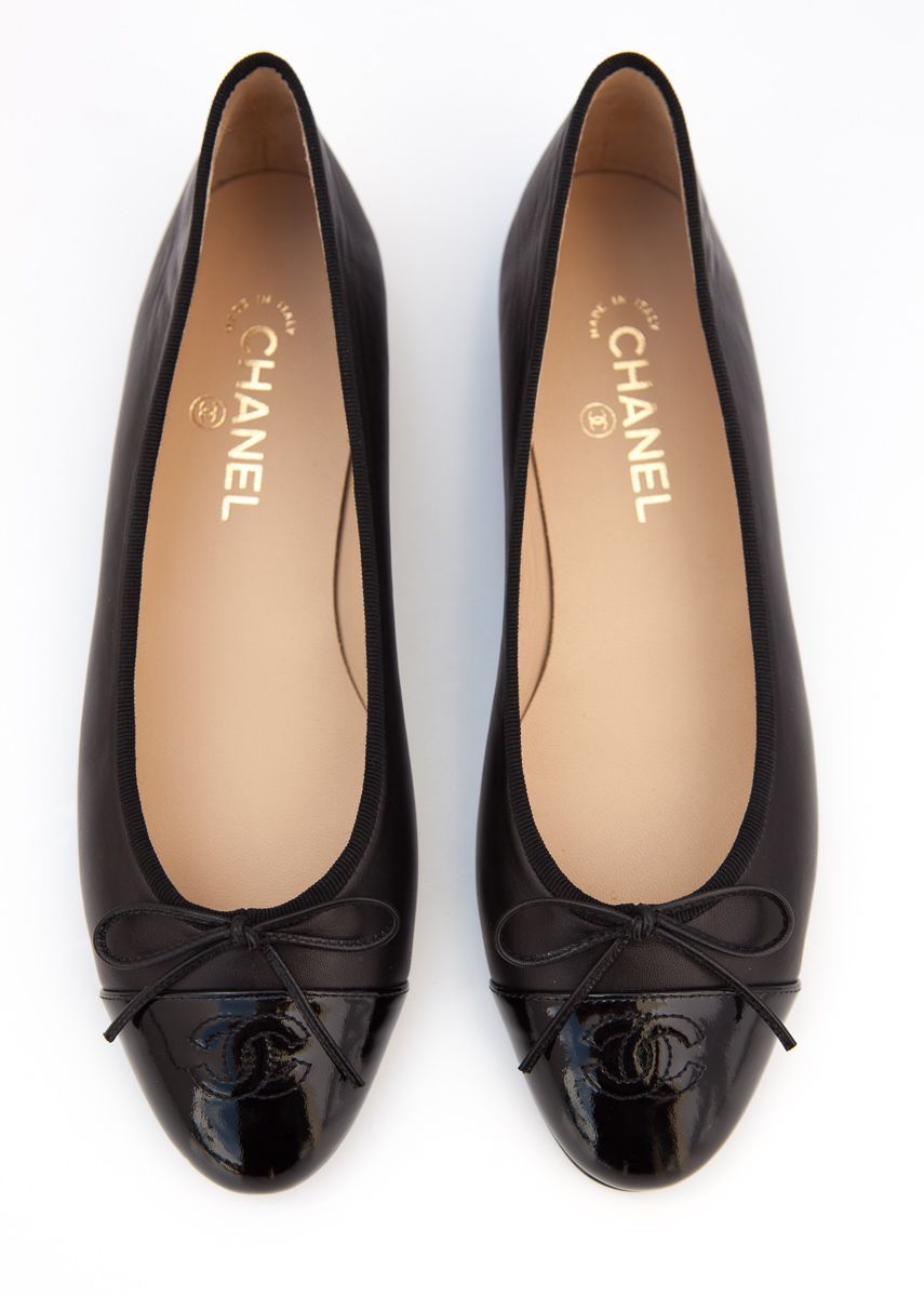 The Versatility of Black Ballet Flats:
Styling Tips for Every Occasion