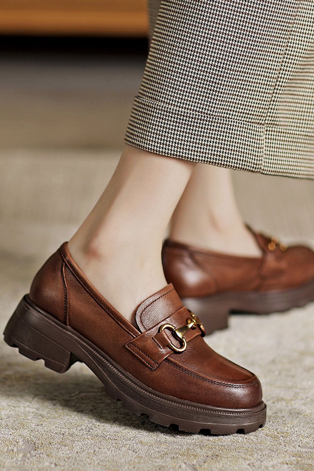 The Ultimate Guide to Brown Dress Shoes:
How to Choose the Perfect Pair