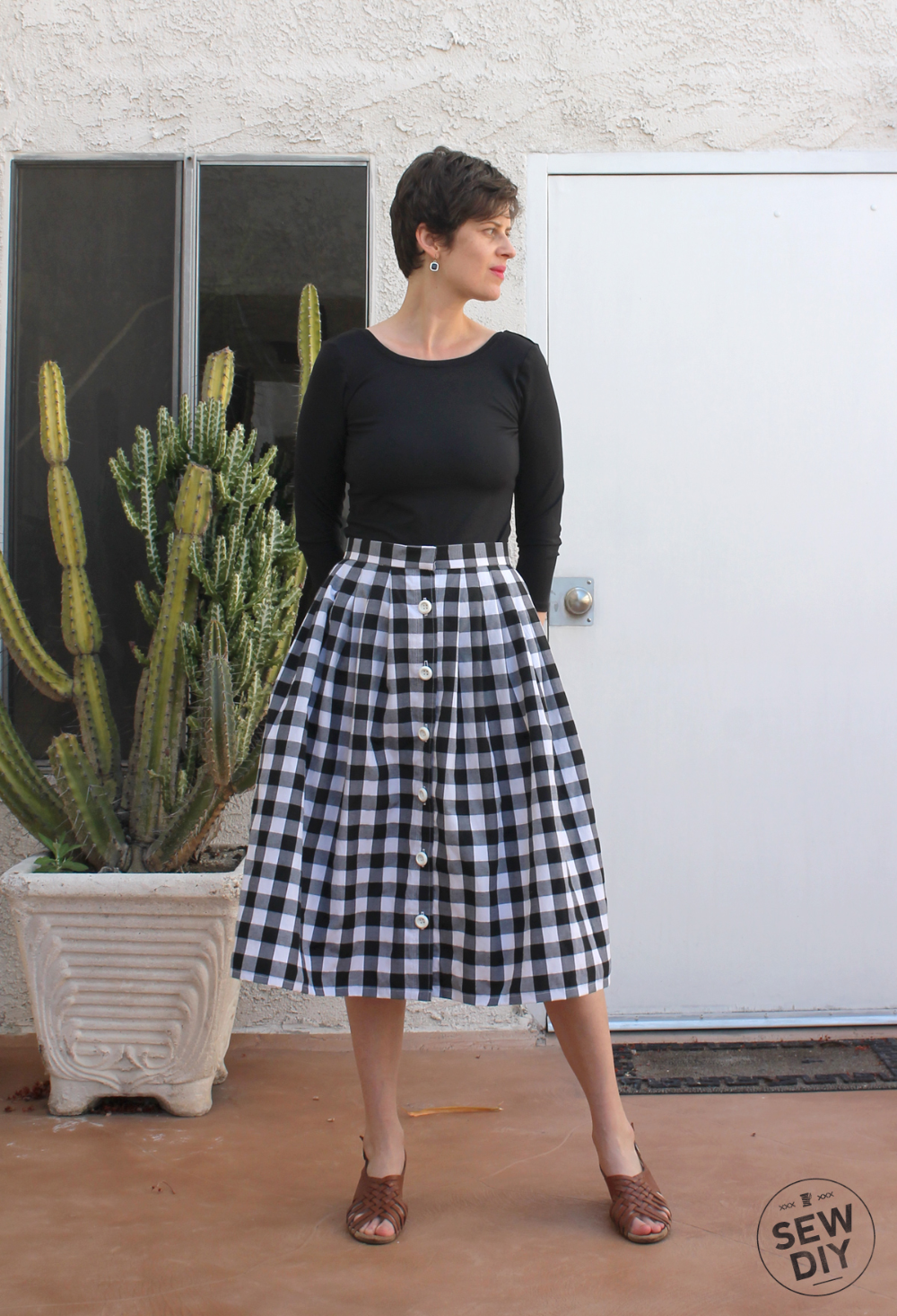 The Versatile Appeal of Button Front
Skirts: How to Wear Them for Any Occasion