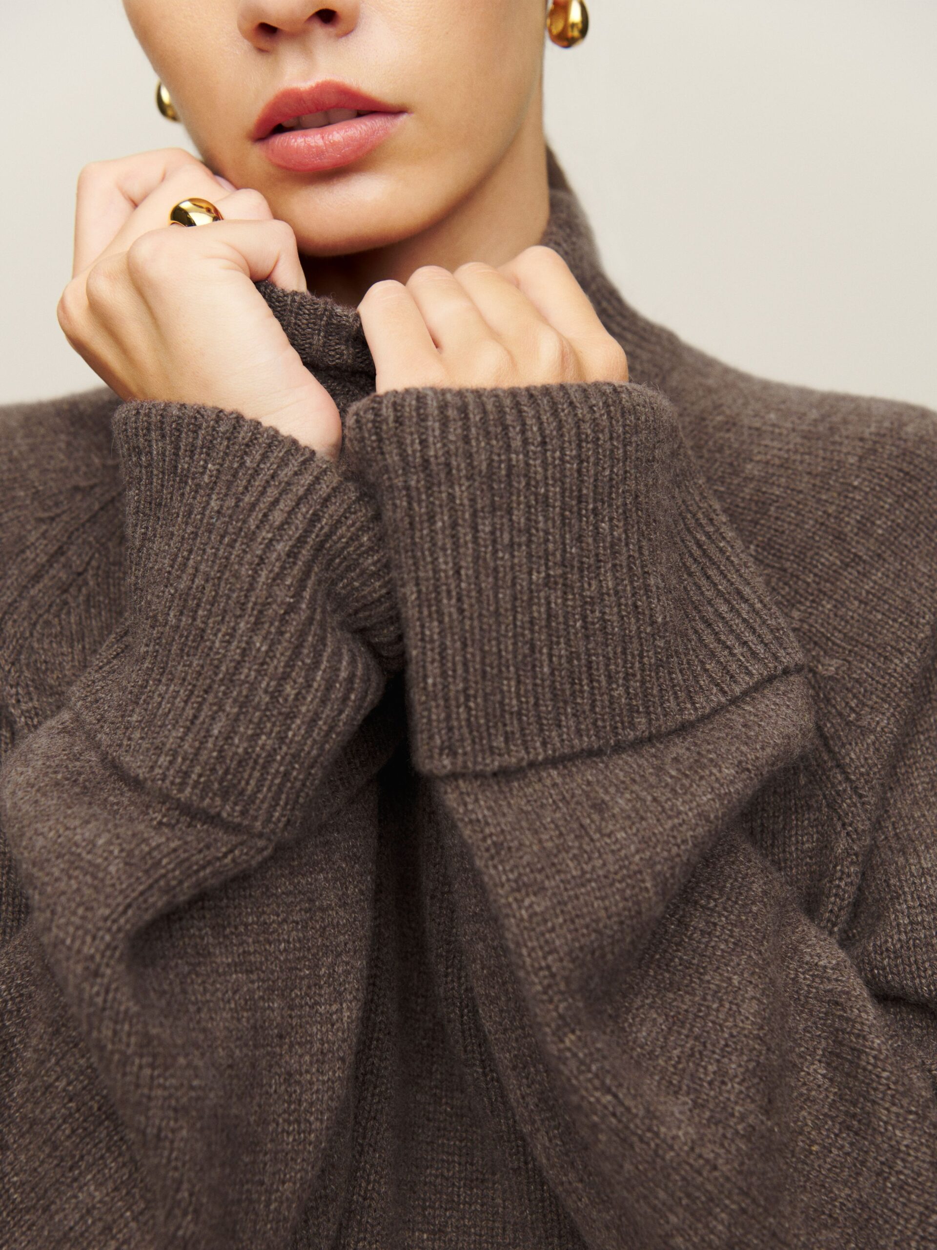 How to Wear Cashmere Sweater: Top 13 Attractive Outfit Ideas for Ladies