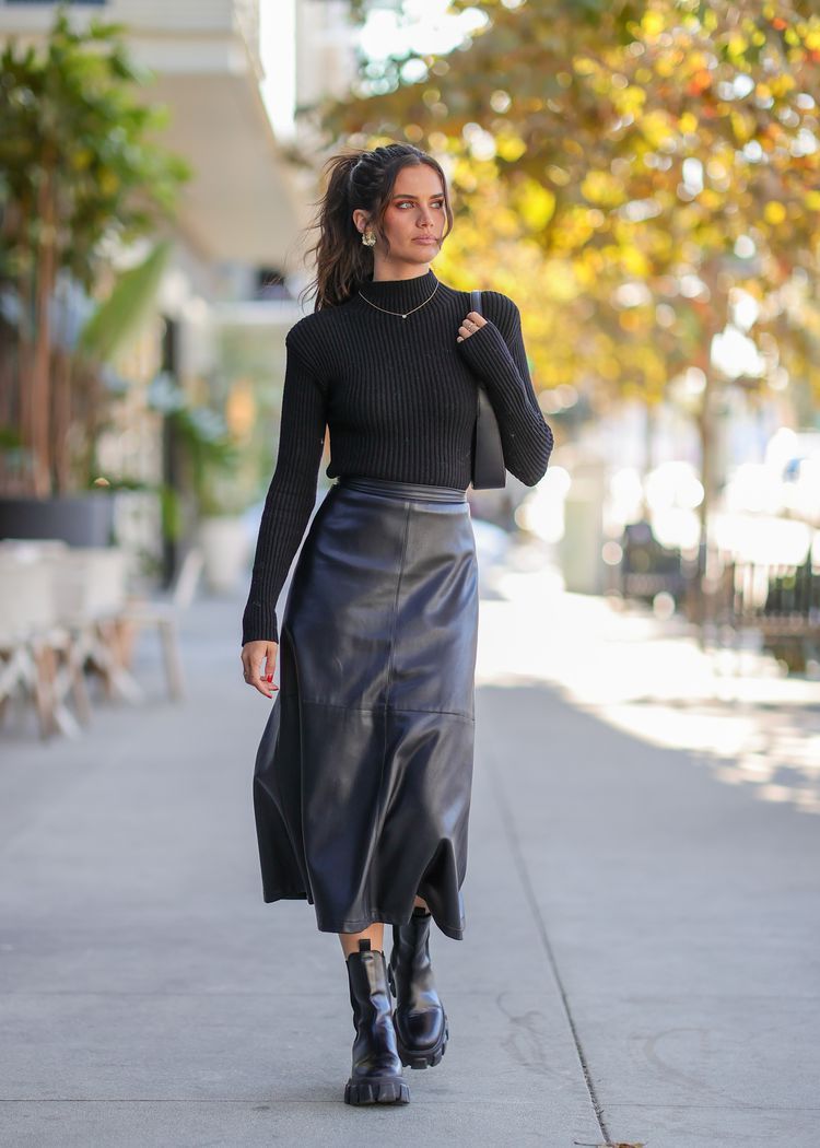 Best 15 Faux Leather Skirt Outfit Ideas for Women