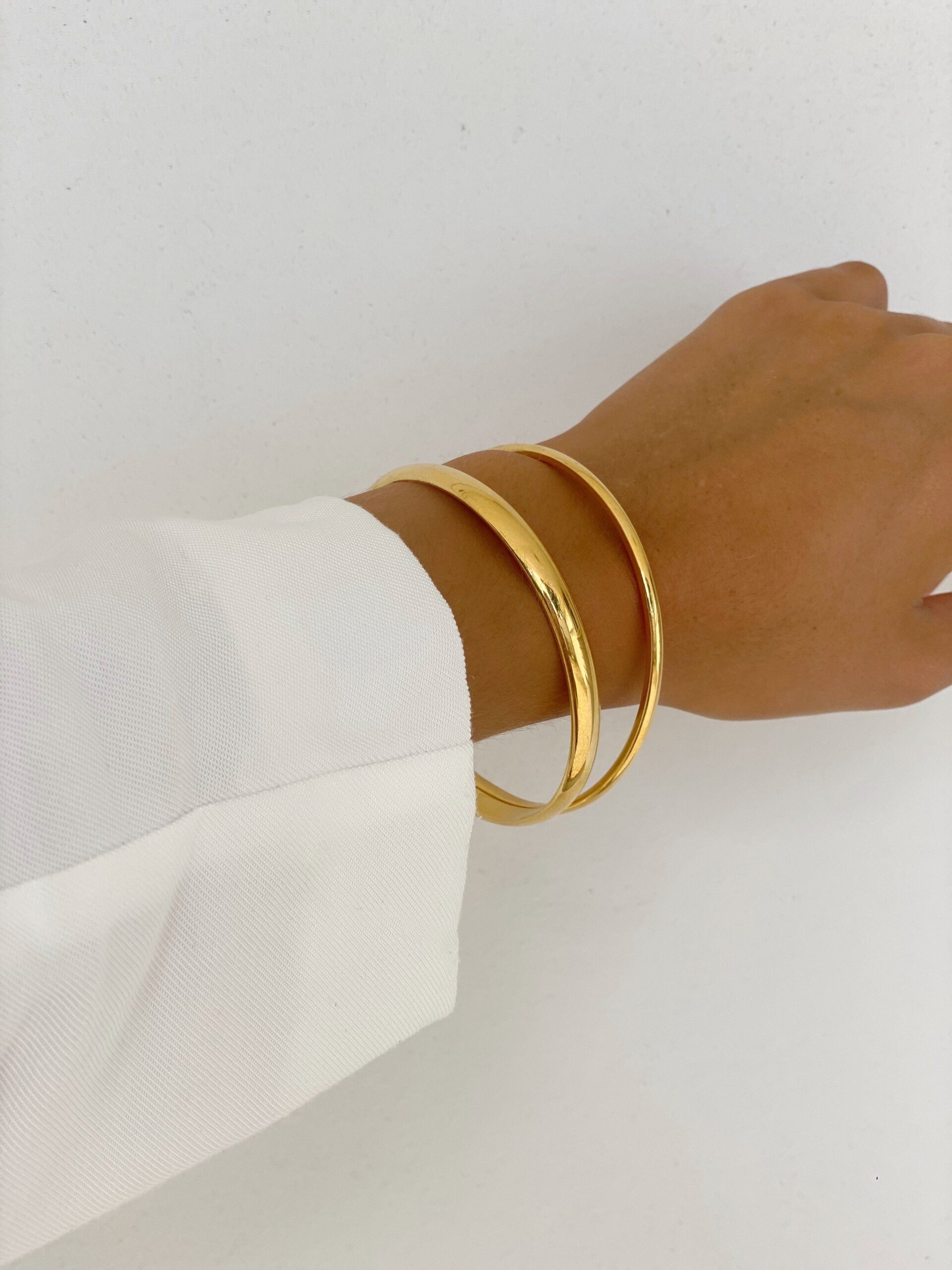 The Timeless Elegance of Gold Bangles: A
Must-Have Accessory