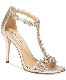 Glamorous Gold: The Best Evening Shoes
for a Night Out