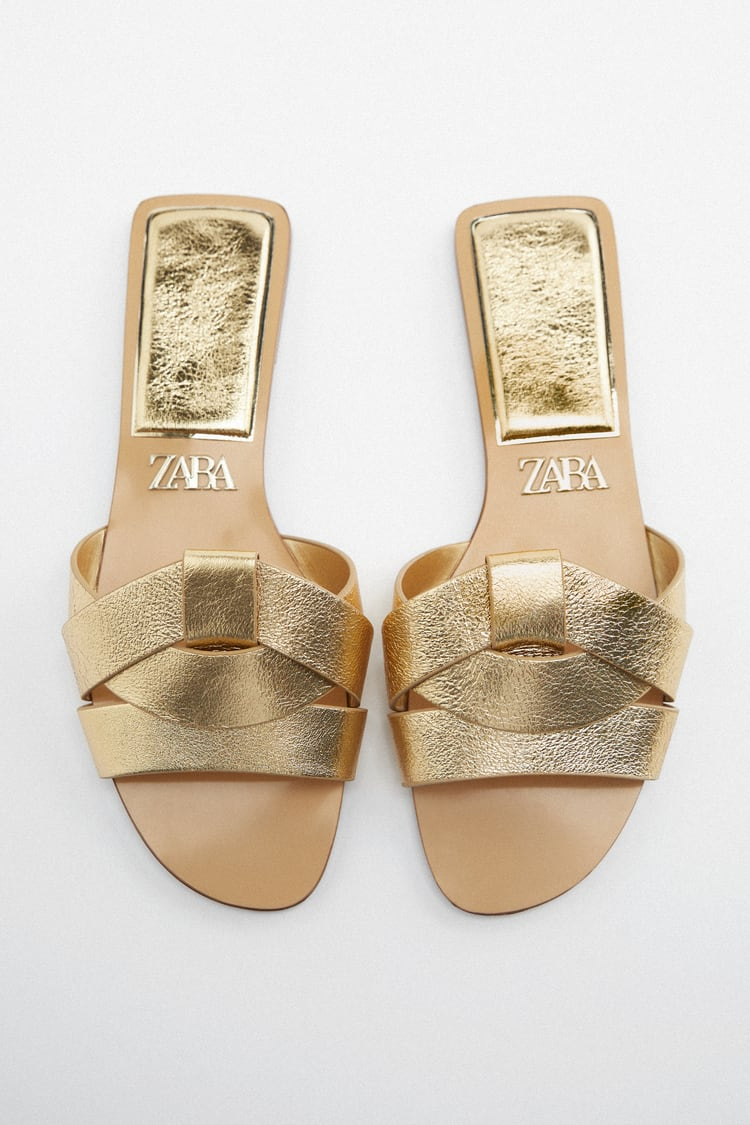 Must-Have Gold Sandals for Your Summer
Wardrobe
