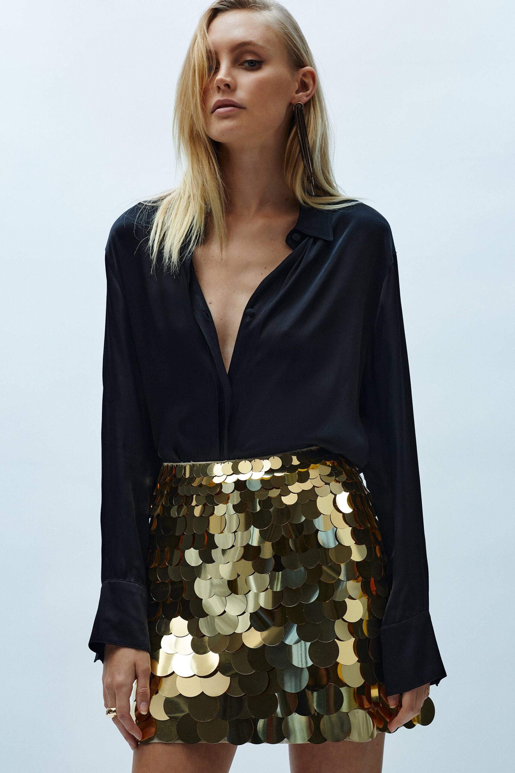 How to Style a Gold Sequin Skirt for the
Holidays