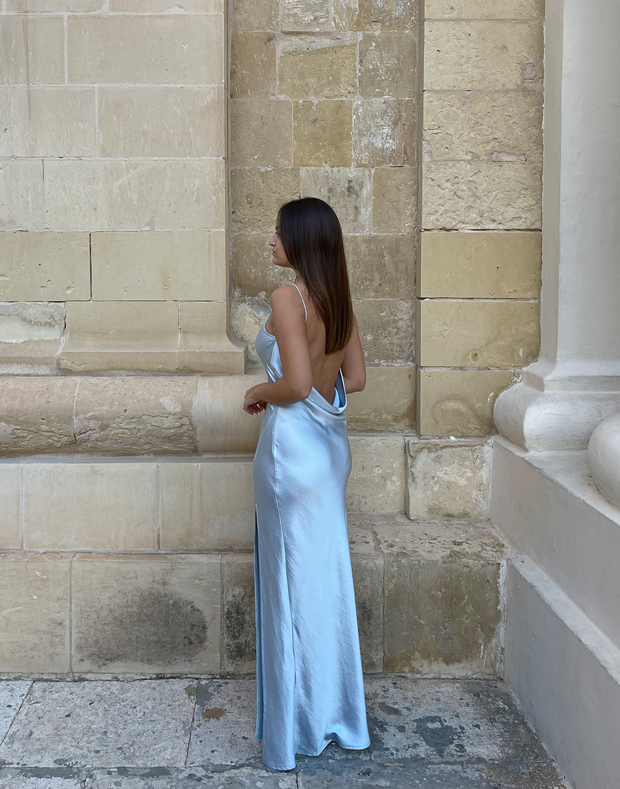 Ways to Style a Light Blue Maxi Dress for
Every Occasion