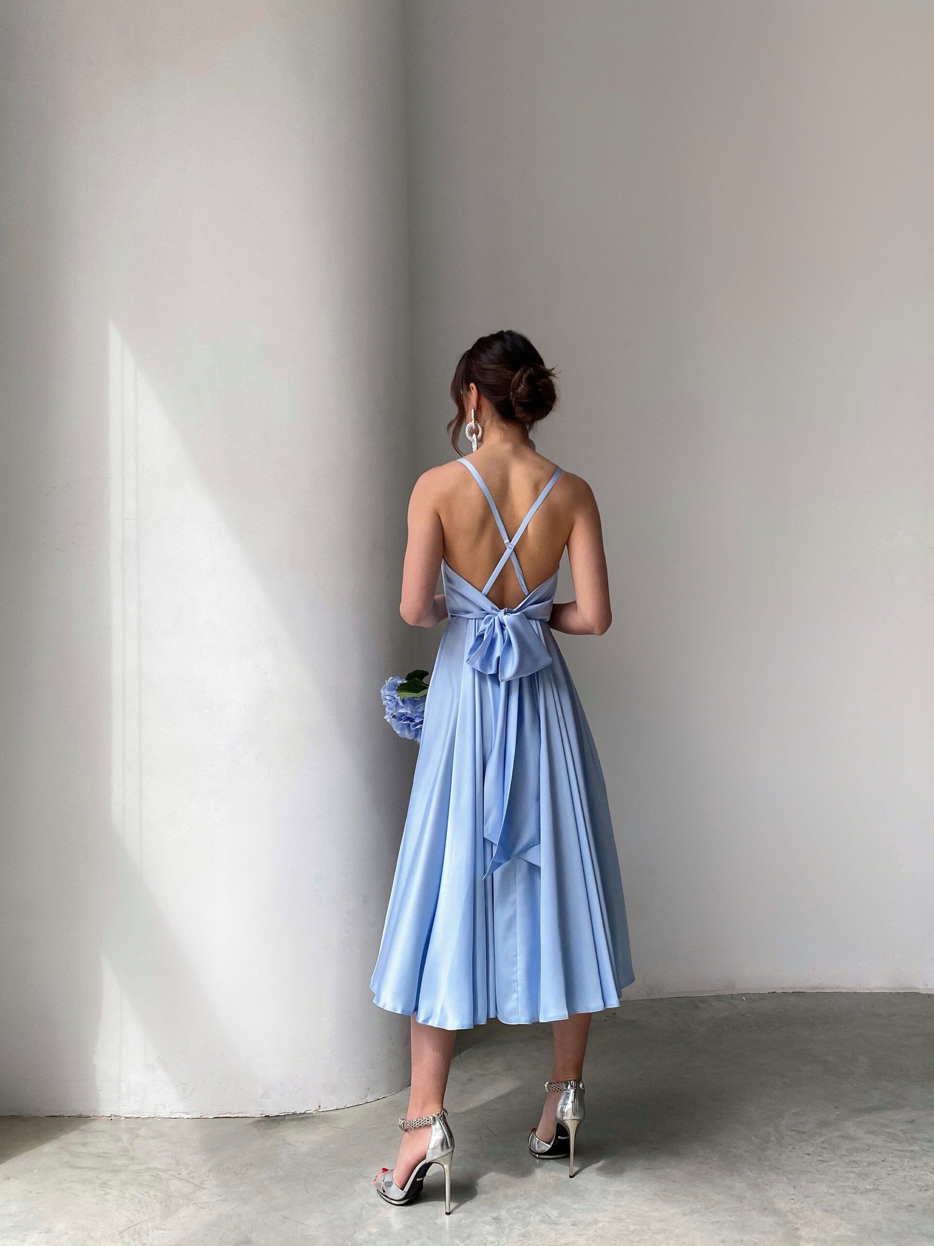 Stunning Ways to Style a Light Blue Midi
Dress