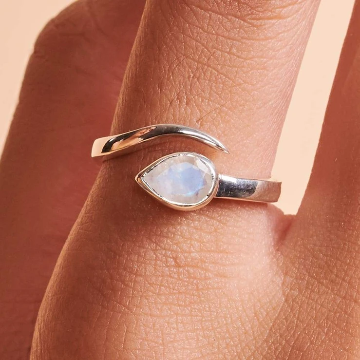 Pick elegant styles and latest design in moonstone jewelry