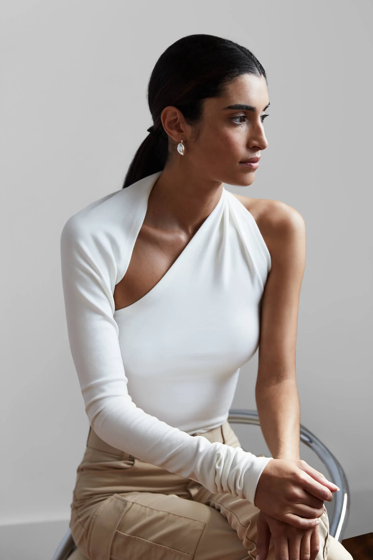 How to Style One Shoulder Top: 15 Low-Key Sexy Outfit Ideas