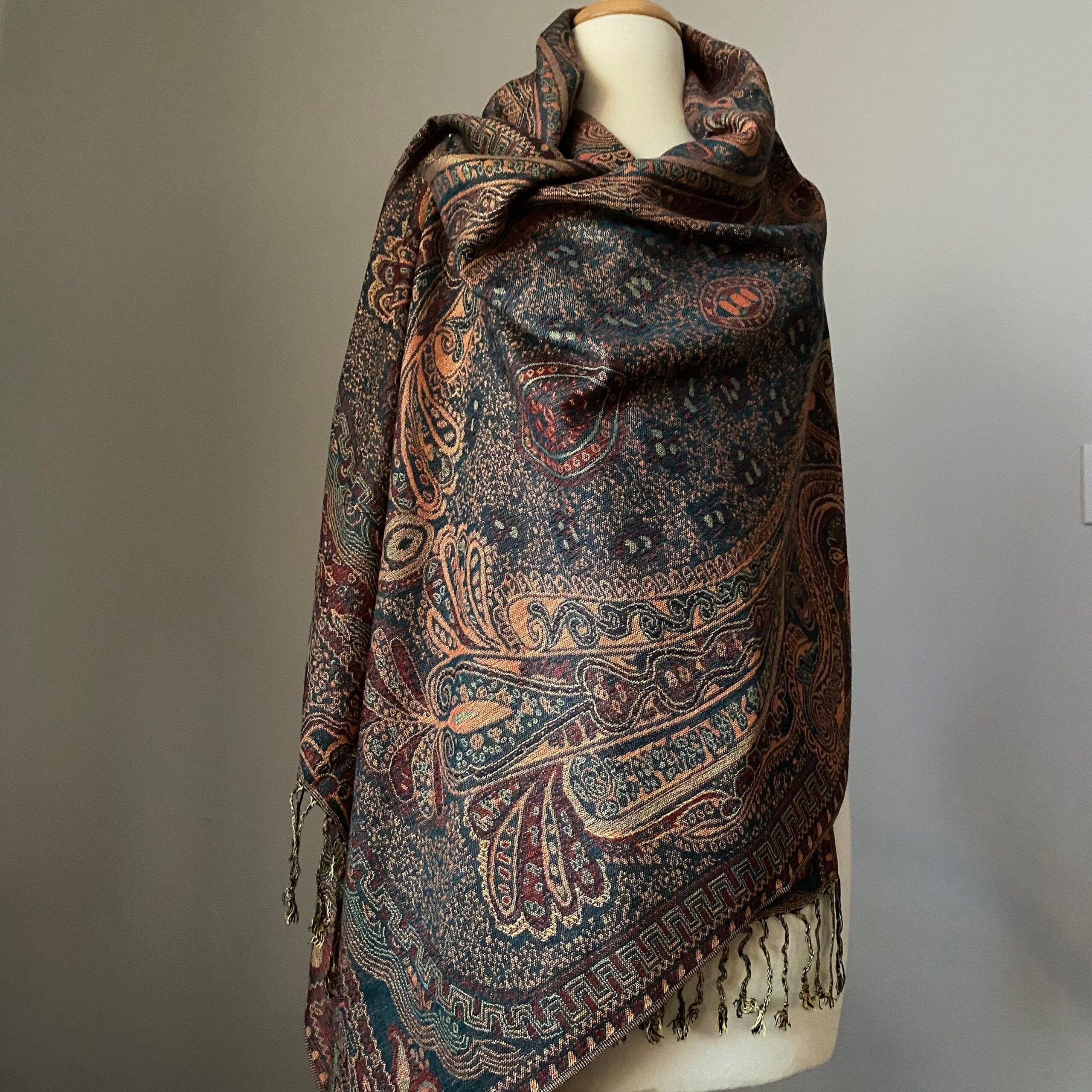 The History and Craftsmanship of the
Pashmina Shawl