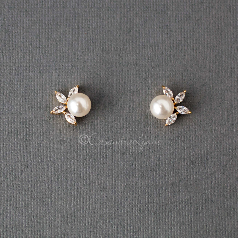 The Timeless Elegance of Pearl Stud
Earrings