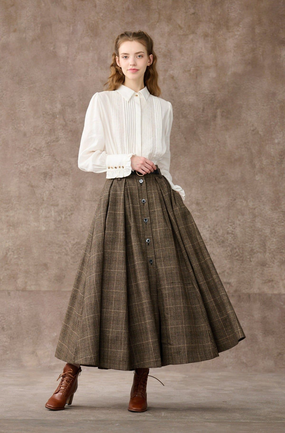 The Ultimate Guide to Styling a Plaid
Wool Skirt