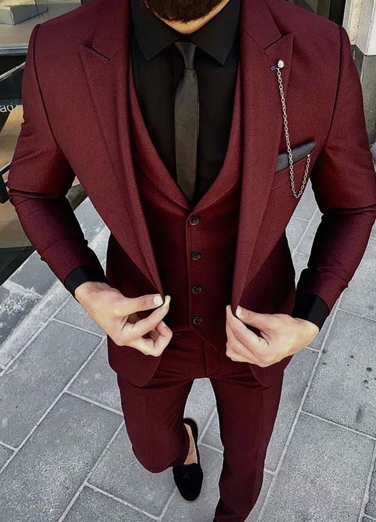 The Power of the Red Suit: How Wearing
Red Can Boost Your Confidence