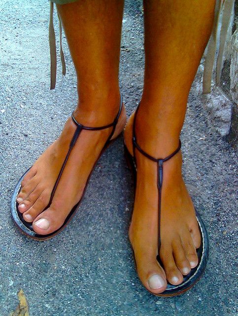 Best 13 Thong Sandals Outfit Ideas for Women: Style Guide