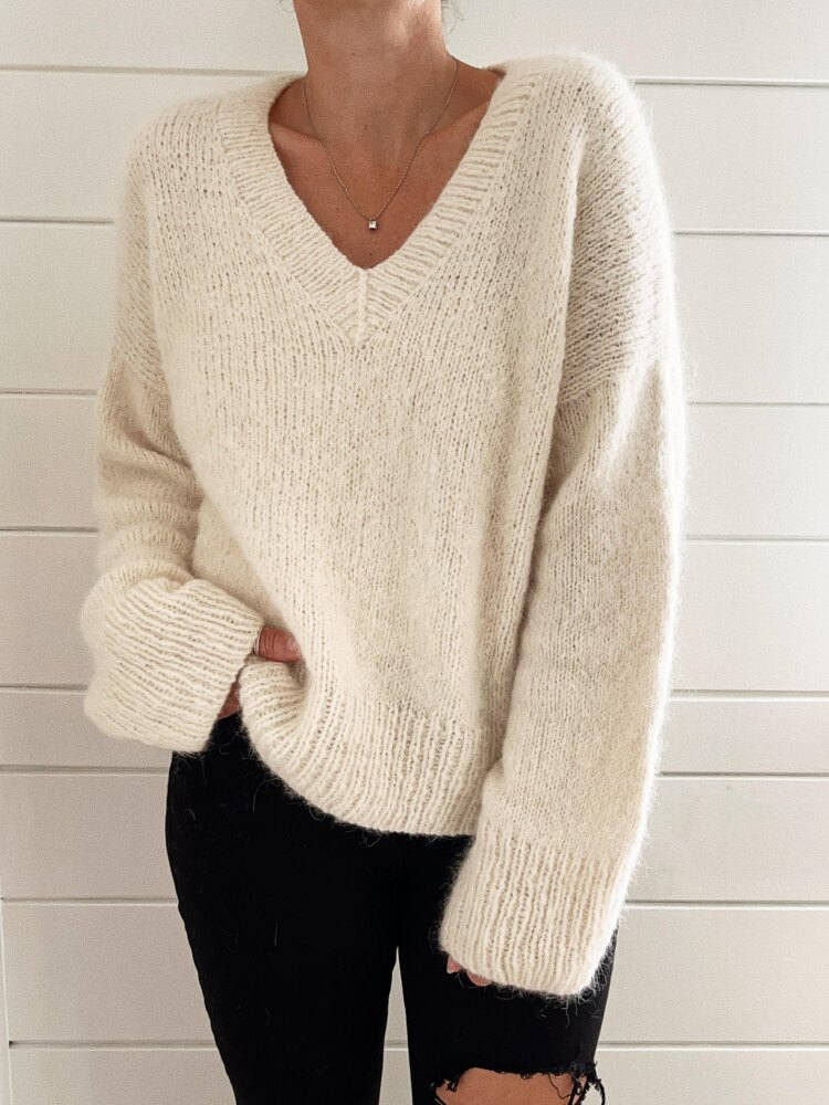 Top 15 V Neck Jumper Outfit Ideas for Women: Style Guide