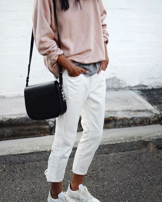 How to Style White Boyfriend Jeans for a
Chic and Casual Look