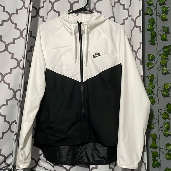 How to Wear White Nike Windbreaker: Best 13 Refreshing Outfits for Women
