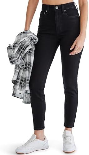 Explore trendy women's jeans: high waisted, ripped & stylish!