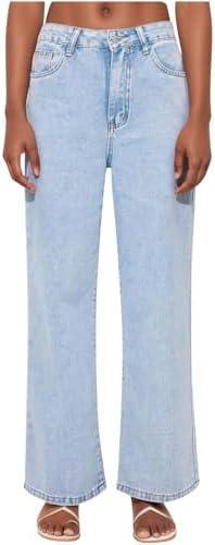 Explore trendy women's pants: from flared jeans to comfy cargos!