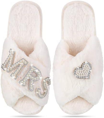 Cozy ​Up with Stylish Women's Slippers for Every Occasion