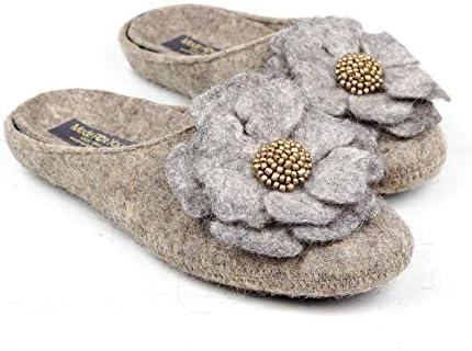 Explore Cozy Comfort with Stylish Women's Slippers Today!