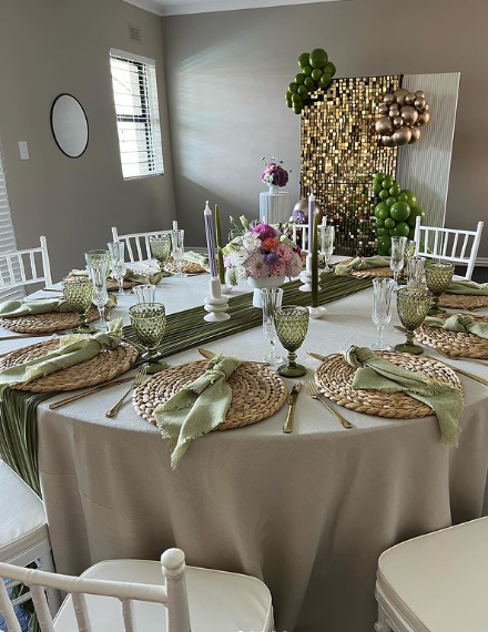 Earthy Elegant Holiday Christmas Table