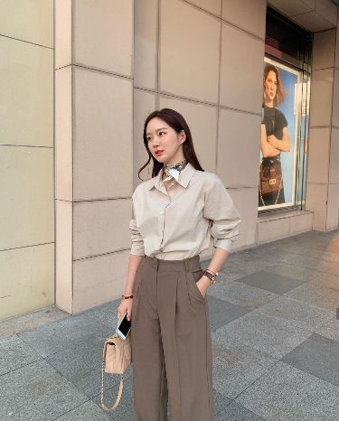 Monochrome Beige Office Look