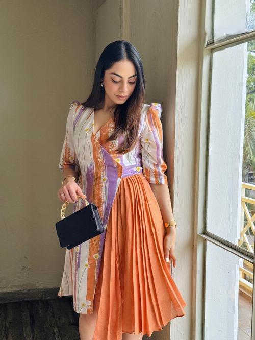 Minimal print office outfit