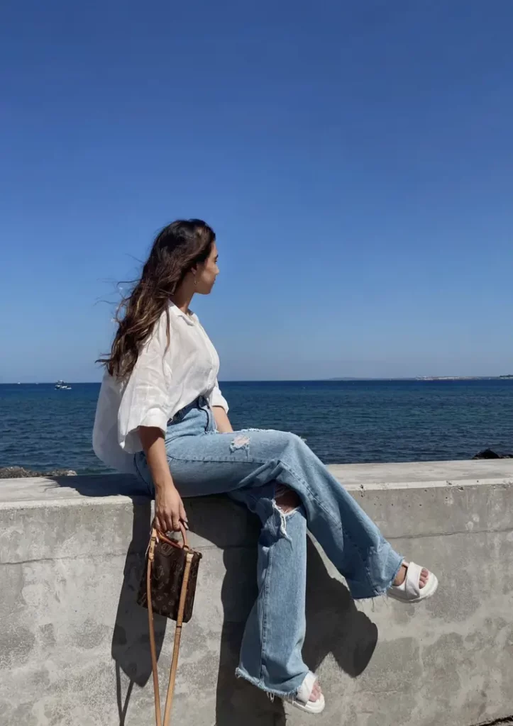 White sandals with denim